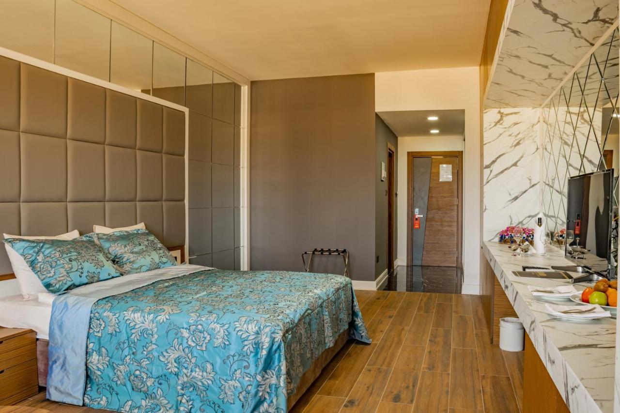 Novel Centre Point Hotel Famagusta  Exterior photo